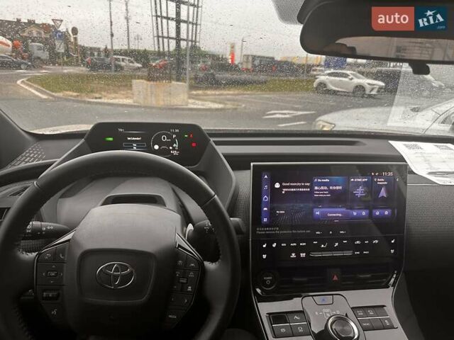 Бежевий Тойота bZ4X, об'ємом двигуна 0 л та пробігом 1 тис. км за 27500 $, фото 12 на Automoto.ua
