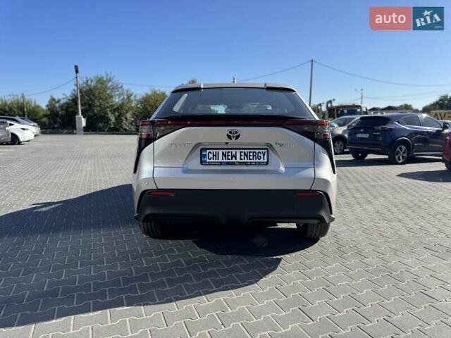Бежевий Тойота bZ4X, об'ємом двигуна 0 л та пробігом 1 тис. км за 31500 $, фото 3 на Automoto.ua