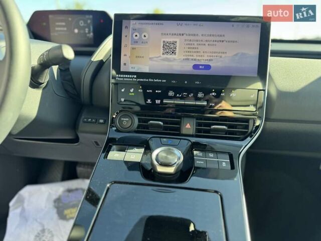 Бежевий Тойота bZ4X, об'ємом двигуна 0 л та пробігом 1 тис. км за 31500 $, фото 14 на Automoto.ua