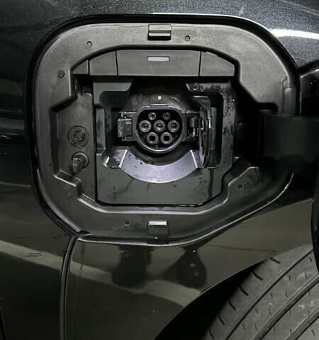 Черный Тойота bZ4X, объемом двигателя 0 л и пробегом 44 тыс. км за 21500 $, фото 7 на Automoto.ua