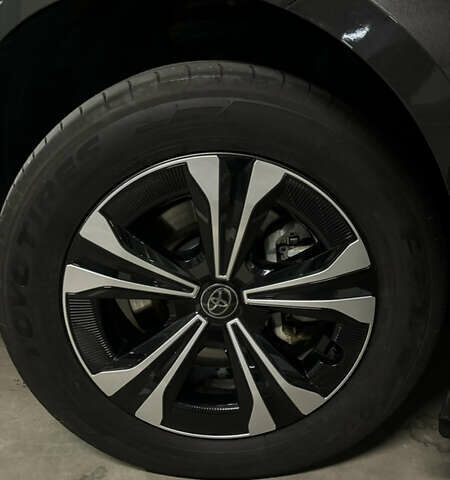 Черный Тойота bZ4X, объемом двигателя 0 л и пробегом 44 тыс. км за 21500 $, фото 6 на Automoto.ua