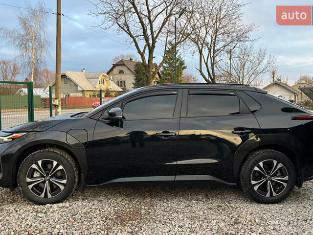 Черный Тойота bZ4X, объемом двигателя 0 л и пробегом 42 тыс. км за 24999 $, фото 3 на Automoto.ua