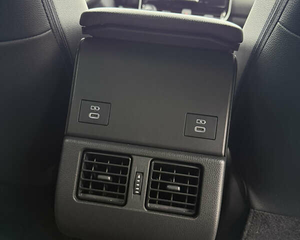 Черный Тойота bZ4X, объемом двигателя 0 л и пробегом 38 тыс. км за 22500 $, фото 19 на Automoto.ua