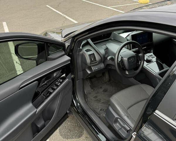 Черный Тойота bZ4X, объемом двигателя 0 л и пробегом 38 тыс. км за 22500 $, фото 10 на Automoto.ua