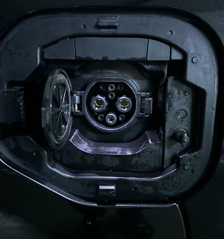 Черный Тойота bZ4X, объемом двигателя 0 л и пробегом 44 тыс. км за 21500 $, фото 8 на Automoto.ua