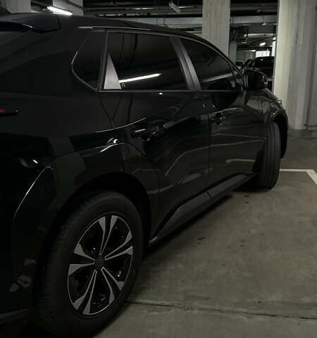 Черный Тойота bZ4X, объемом двигателя 0 л и пробегом 44 тыс. км за 21500 $, фото 5 на Automoto.ua