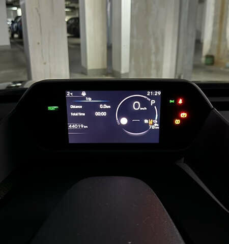 Черный Тойота bZ4X, объемом двигателя 0 л и пробегом 44 тыс. км за 21500 $, фото 13 на Automoto.ua