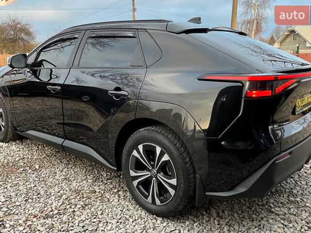 Черный Тойота bZ4X, объемом двигателя 0 л и пробегом 42 тыс. км за 24999 $, фото 4 на Automoto.ua