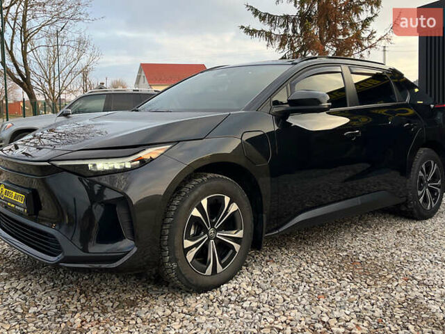 Черный Тойота bZ4X, объемом двигателя 0 л и пробегом 42 тыс. км за 24999 $, фото 2 на Automoto.ua
