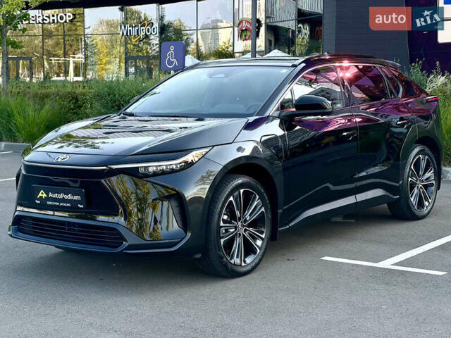 Черный Тойота bZ4X, объемом двигателя 0 л и пробегом 19 тыс. км за 28999 $, фото 4 на Automoto.ua