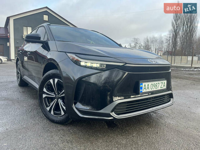 Черный Тойота bZ4X, объемом двигателя 0 л и пробегом 13 тыс. км за 23999 $, фото 5 на Automoto.ua