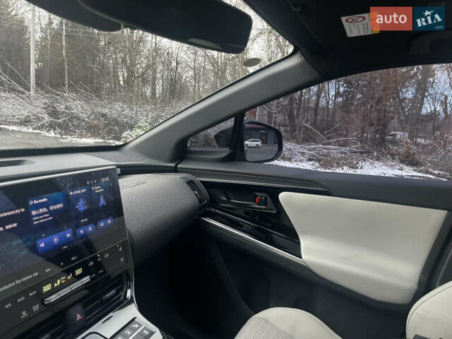 Черный Тойота bZ4X, объемом двигателя 0 л и пробегом 13 тыс. км за 23999 $, фото 23 на Automoto.ua