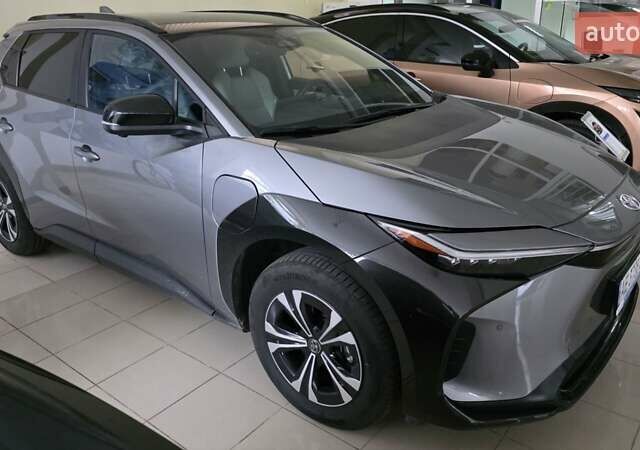 Черный Тойота bZ4X, объемом двигателя 0 л и пробегом 9 тыс. км за 28999 $, фото 2 на Automoto.ua