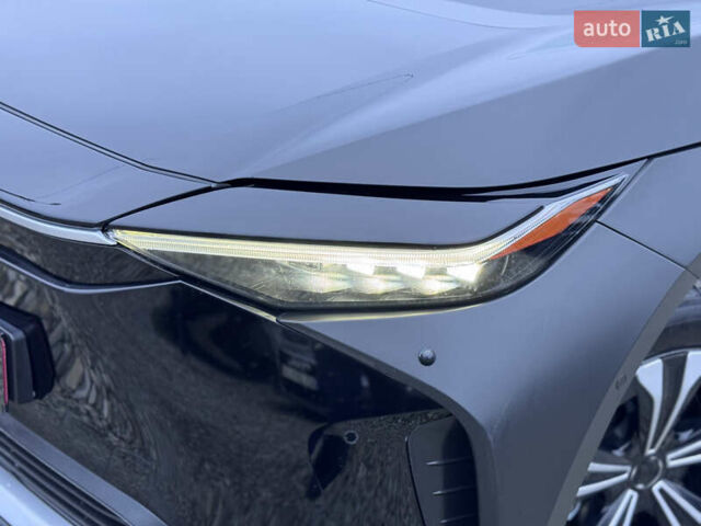 Черный Тойота bZ4X, объемом двигателя 0 л и пробегом 249 тыс. км за 24900 $, фото 3 на Automoto.ua