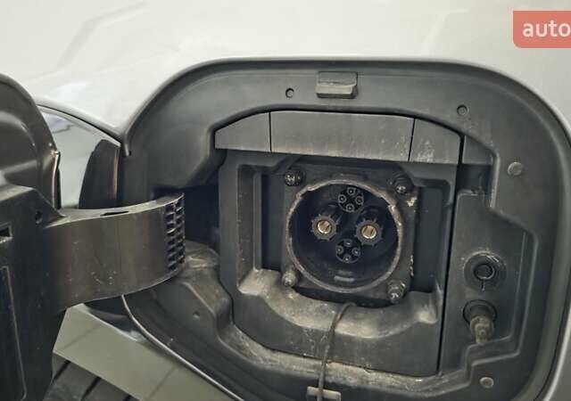 Черный Тойота bZ4X, объемом двигателя 0 л и пробегом 9 тыс. км за 28999 $, фото 12 на Automoto.ua