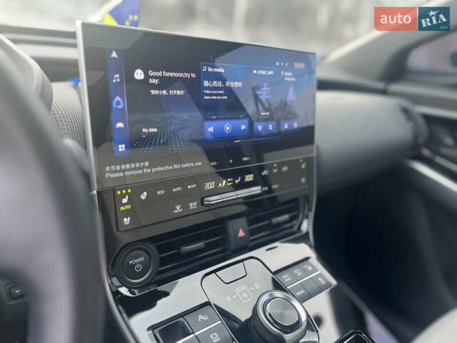 Черный Тойота bZ4X, объемом двигателя 0 л и пробегом 13 тыс. км за 23999 $, фото 2 на Automoto.ua