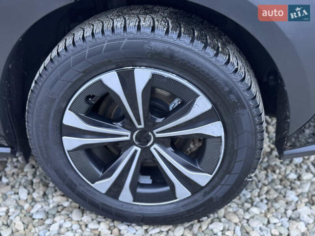 Черный Тойота bZ4X, объемом двигателя 0 л и пробегом 249 тыс. км за 24900 $, фото 13 на Automoto.ua