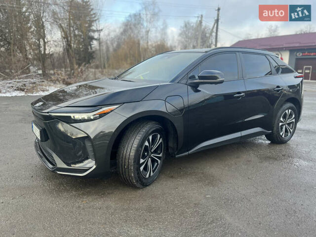 Черный Тойота bZ4X, объемом двигателя 0 л и пробегом 13 тыс. км за 23999 $, фото 3 на Automoto.ua
