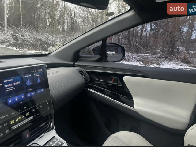 Черный Тойота bZ4X, объемом двигателя 0 л и пробегом 17 тыс. км за 25300 $, фото 4 на Automoto.ua