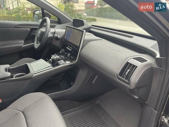 Черный Тойота bZ4X, объемом двигателя 0 л и пробегом 5 тыс. км за 28500 $, фото 42 на Automoto.ua