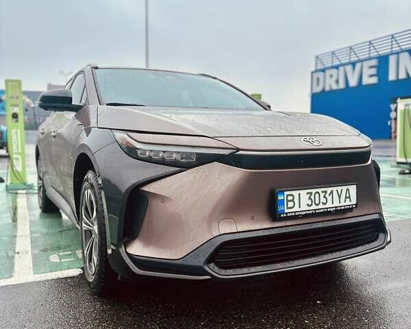 Коричневый Тойота bZ4X, объемом двигателя 0 л и пробегом 29 тыс. км за 23500 $, фото 1 на Automoto.ua