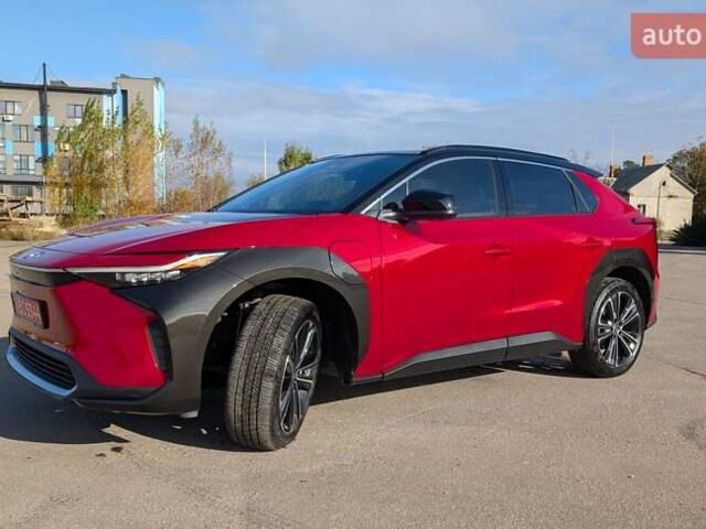 Красный Тойота bZ4X, объемом двигателя 0 л и пробегом 20 тыс. км за 26299 $, фото 3 на Automoto.ua