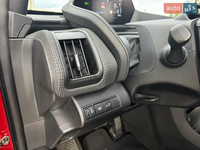 Красный Тойота bZ4X, объемом двигателя 0 л и пробегом 14 тыс. км за 24900 $, фото 11 на Automoto.ua