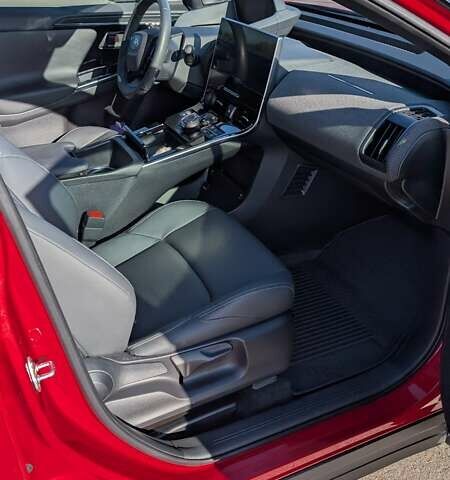 Красный Тойота bZ4X, объемом двигателя 0 л и пробегом 20 тыс. км за 26299 $, фото 12 на Automoto.ua