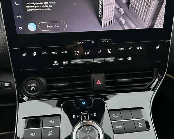 Красный Тойота bZ4X, объемом двигателя 0 л и пробегом 27 тыс. км за 23300 $, фото 7 на Automoto.ua