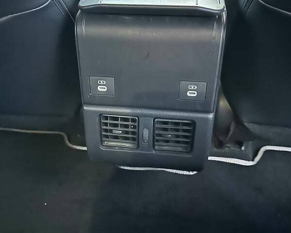 Красный Тойота bZ4X, объемом двигателя 0 л и пробегом 27 тыс. км за 23300 $, фото 17 на Automoto.ua