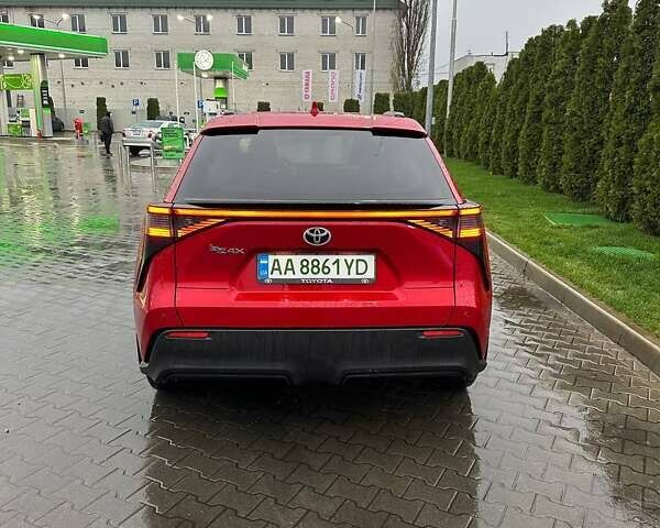 Красный Тойота bZ4X, объемом двигателя 0 л и пробегом 27 тыс. км за 23300 $, фото 5 на Automoto.ua