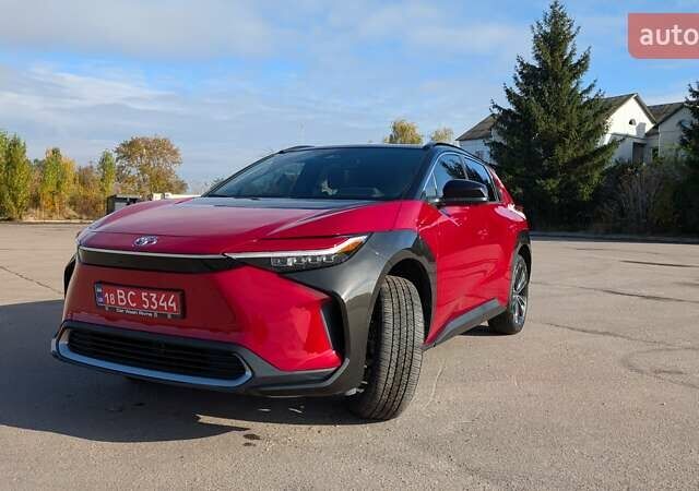 Красный Тойота bZ4X, объемом двигателя 0 л и пробегом 20 тыс. км за 26299 $, фото 5 на Automoto.ua