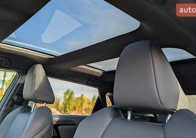 Красный Тойота bZ4X, объемом двигателя 0 л и пробегом 20 тыс. км за 26299 $, фото 7 на Automoto.ua