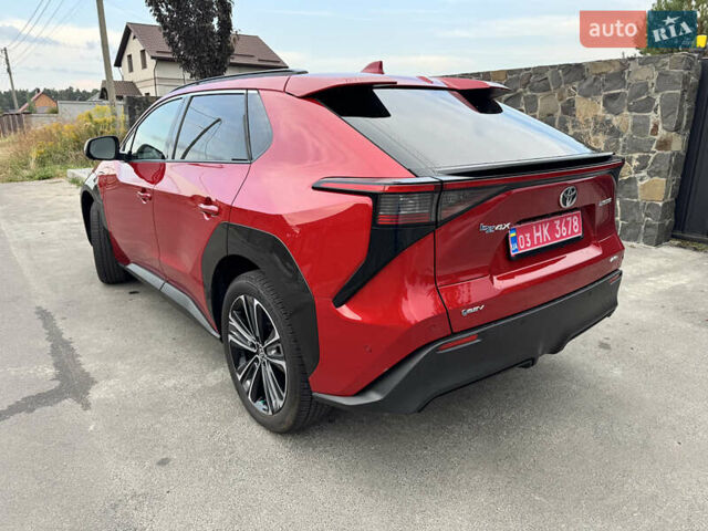 Красный Тойота bZ4X, объемом двигателя 0 л и пробегом 29 тыс. км за 28700 $, фото 2 на Automoto.ua