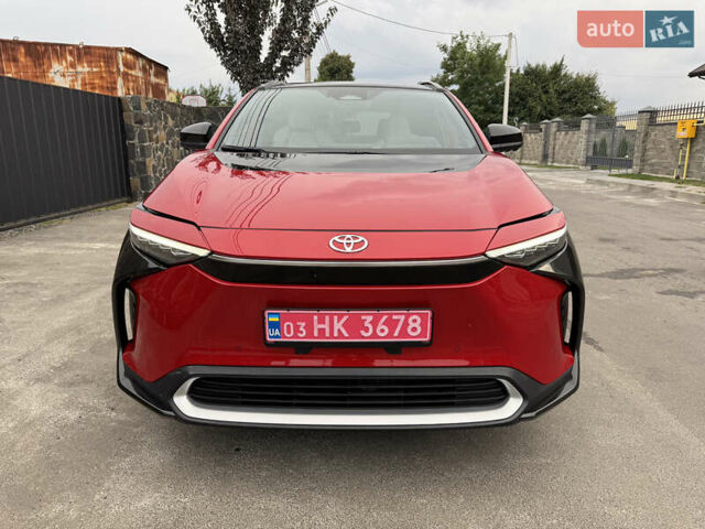 Красный Тойота bZ4X, объемом двигателя 0 л и пробегом 30 тыс. км за 27500 $, фото 6 на Automoto.ua