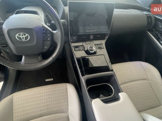 купить новое авто Тойота bZ4X 2022 года от официального дилера Global Electric Тойота фото