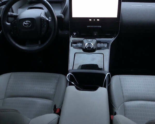 Тойота bZ4X, объемом двигателя 0 л и пробегом 40 тыс. км за 24650 $, фото 2 на Automoto.ua