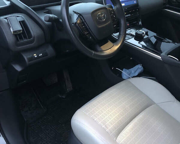 Тойота bZ4X, объемом двигателя 0 л и пробегом 40 тыс. км за 24650 $, фото 5 на Automoto.ua