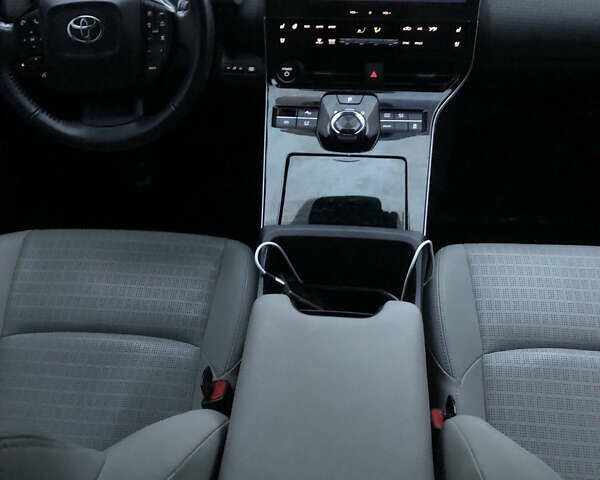 Тойота bZ4X, объемом двигателя 0 л и пробегом 40 тыс. км за 24650 $, фото 7 на Automoto.ua