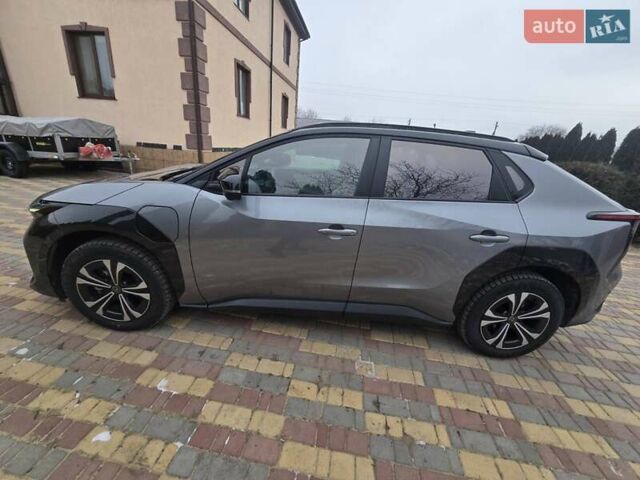 Сірий Тойота bZ4X, об'ємом двигуна 0 л та пробігом 38 тис. км за 25500 $, фото 4 на Automoto.ua