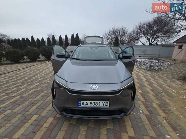 Сірий Тойота bZ4X, об'ємом двигуна 0 л та пробігом 38 тис. км за 25500 $, фото 17 на Automoto.ua