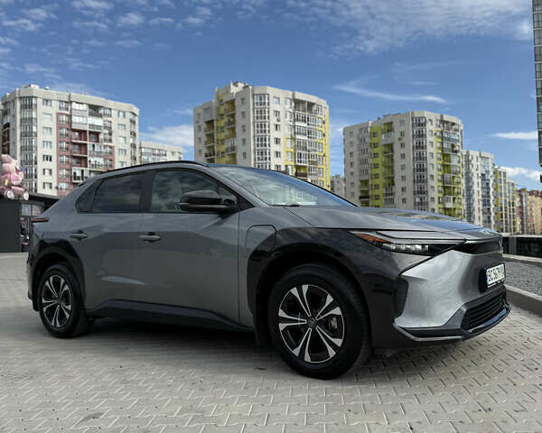 Сірий Тойота bZ4X, об'ємом двигуна 0 л та пробігом 21 тис. км за 24400 $, фото 5 на Automoto.ua