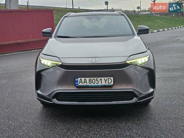 Серый Тойота bZ4X, объемом двигателя 0 л и пробегом 33 тыс. км за 23700 $, фото 5 на Automoto.ua