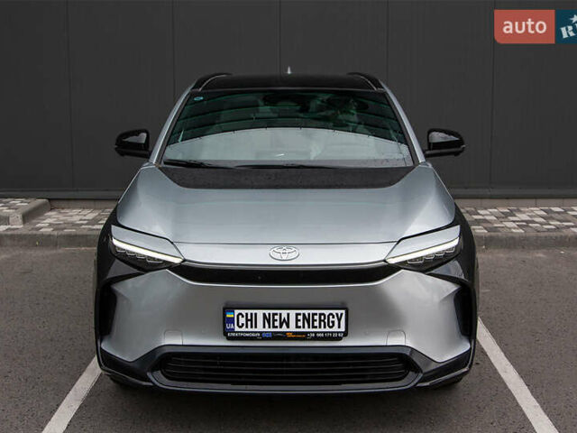 Сірий Тойота bZ4X, об'ємом двигуна 0 л та пробігом 1 тис. км за 27300 $, фото 4 на Automoto.ua