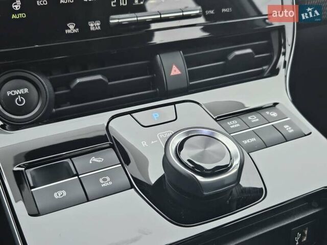 Серый Тойота bZ4X, объемом двигателя 0 л и пробегом 33 тыс. км за 23700 $, фото 13 на Automoto.ua