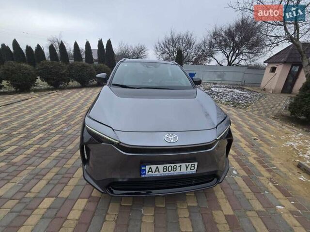 Сірий Тойота bZ4X, об'ємом двигуна 0 л та пробігом 38 тис. км за 25500 $, фото 2 на Automoto.ua
