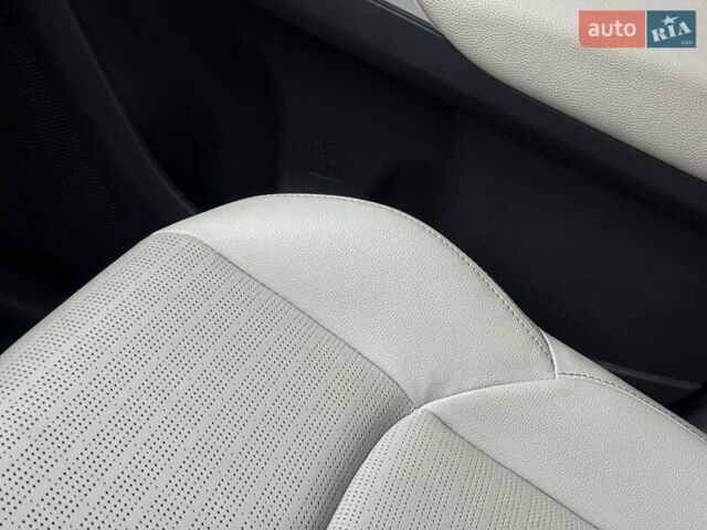 Серый Тойота bZ4X, объемом двигателя 0 л и пробегом 30 тыс. км за 28500 $, фото 42 на Automoto.ua