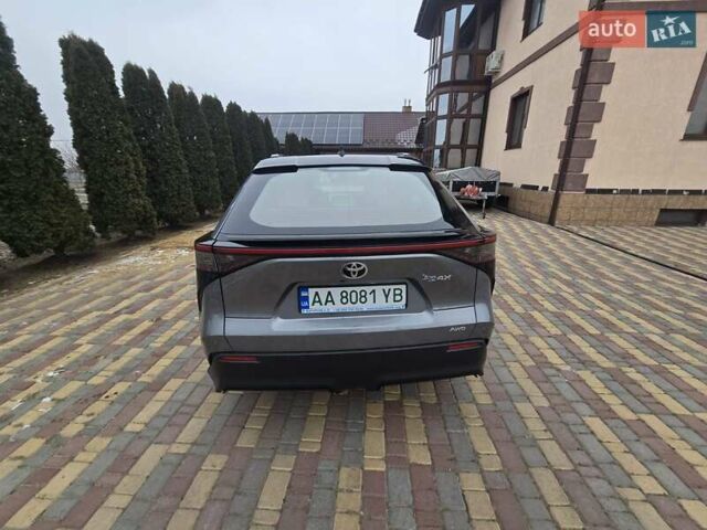 Сірий Тойота bZ4X, об'ємом двигуна 0 л та пробігом 38 тис. км за 25500 $, фото 3 на Automoto.ua