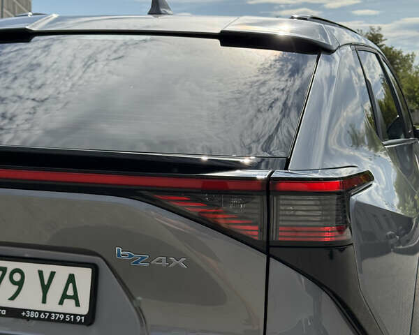 Сірий Тойота bZ4X, об'ємом двигуна 0 л та пробігом 21 тис. км за 24400 $, фото 6 на Automoto.ua