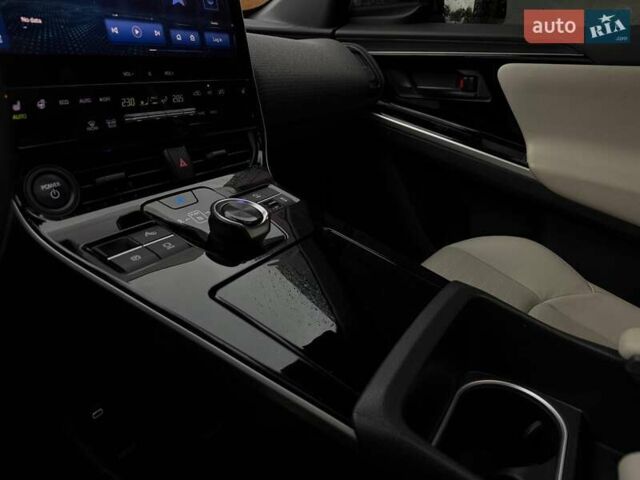 Серый Тойота bZ4X, объемом двигателя 0 л и пробегом 30 тыс. км за 28500 $, фото 40 на Automoto.ua